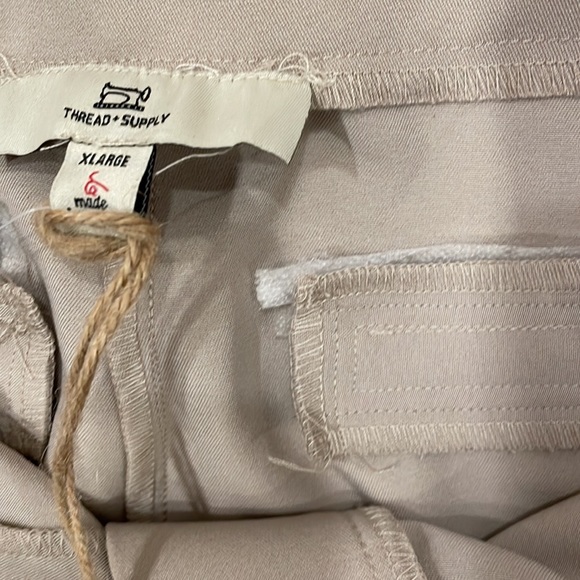 NWT Beige Thread and Supply Wide leg suit pants in size XL - Picture 4 of 7